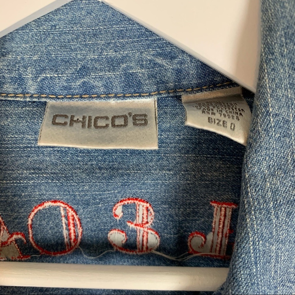 Chicos Hall & Oates Embroidered Heart Denim Jacket Blue Distressed Size 0 Small - Picture 5 of 7